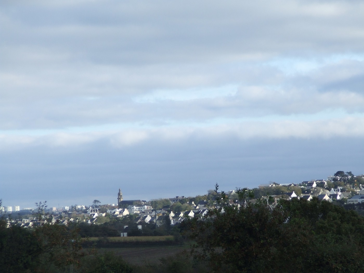 L'église de Saint-Renan en hauteur