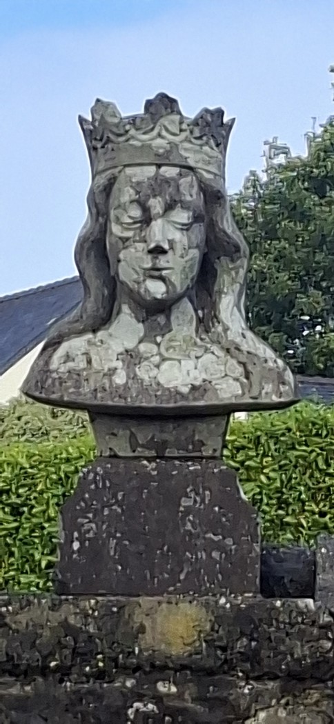 Statue Rue de la Fontaine